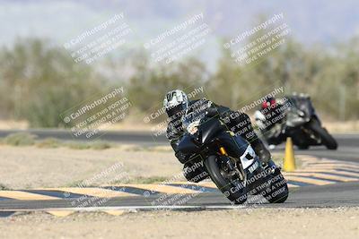 media/Nov-16-2025-Race Pace (Sun) [[8c5fa54630]]/Verified Riders/2-Turn 7 (945am)/